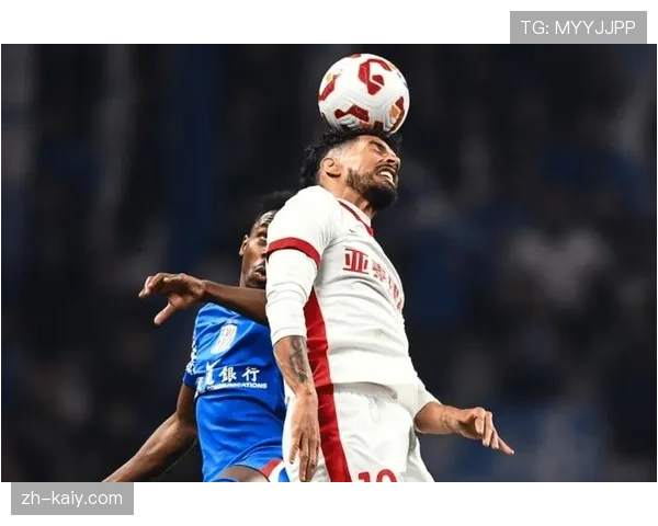 特写：德章泰·穆雷命中压哨绝杀后，与主场球迷共同庆祝的瞬间